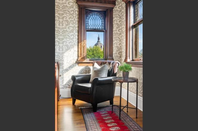 The New Victorian Mansion Bed & Breakfast Saint Paul Exterior foto